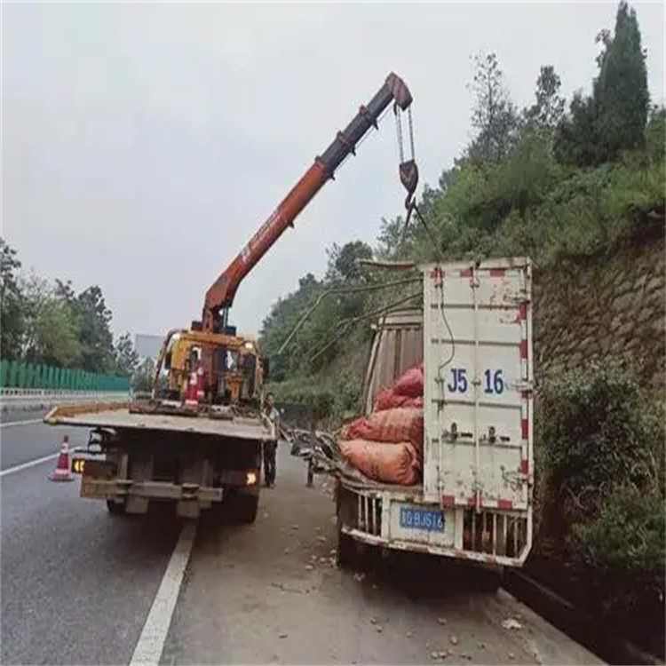 偃师了解道路救援吊车费用的细节与影响因素