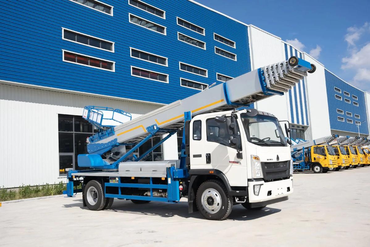 偃师出租云梯车高空作业车 建筑垃圾搬运